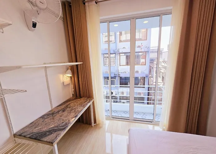 Apartment Crane Nest 8 View Middle With Balcony *